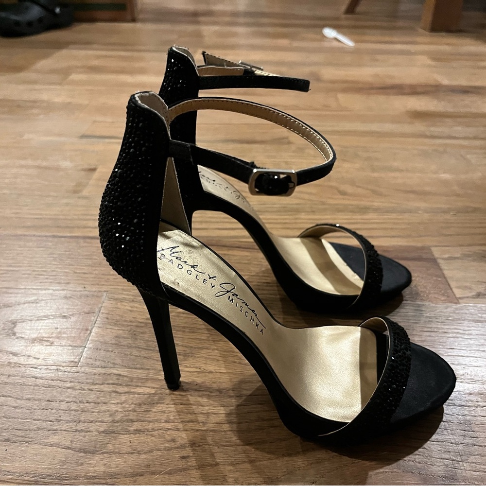 Badgkey Mischka heels